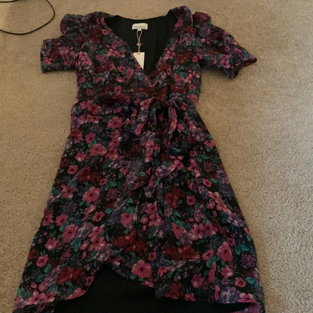 Lulus xs heart loom dress. Floral mini wrap dress
